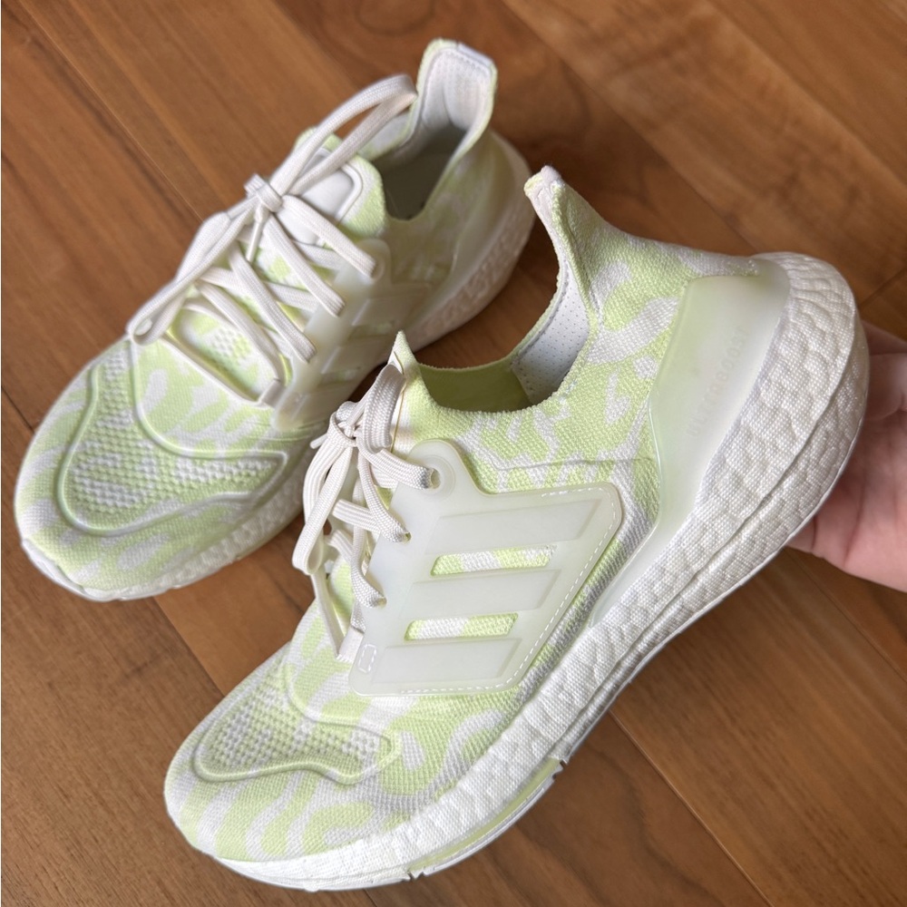 New Adidas Ultraboost 22 Running Shoes